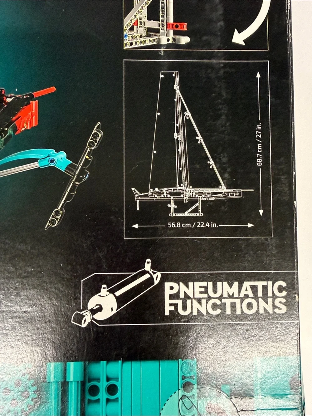 NEW LEGO Technic Emirates Team New Zealand Racing Yacht - AC75